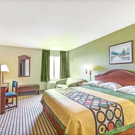 ซูเปอร์ 8 บาย วินด์แฮม ดอว์สันวิลล์ Hotel ภายนอก รูปภาพ