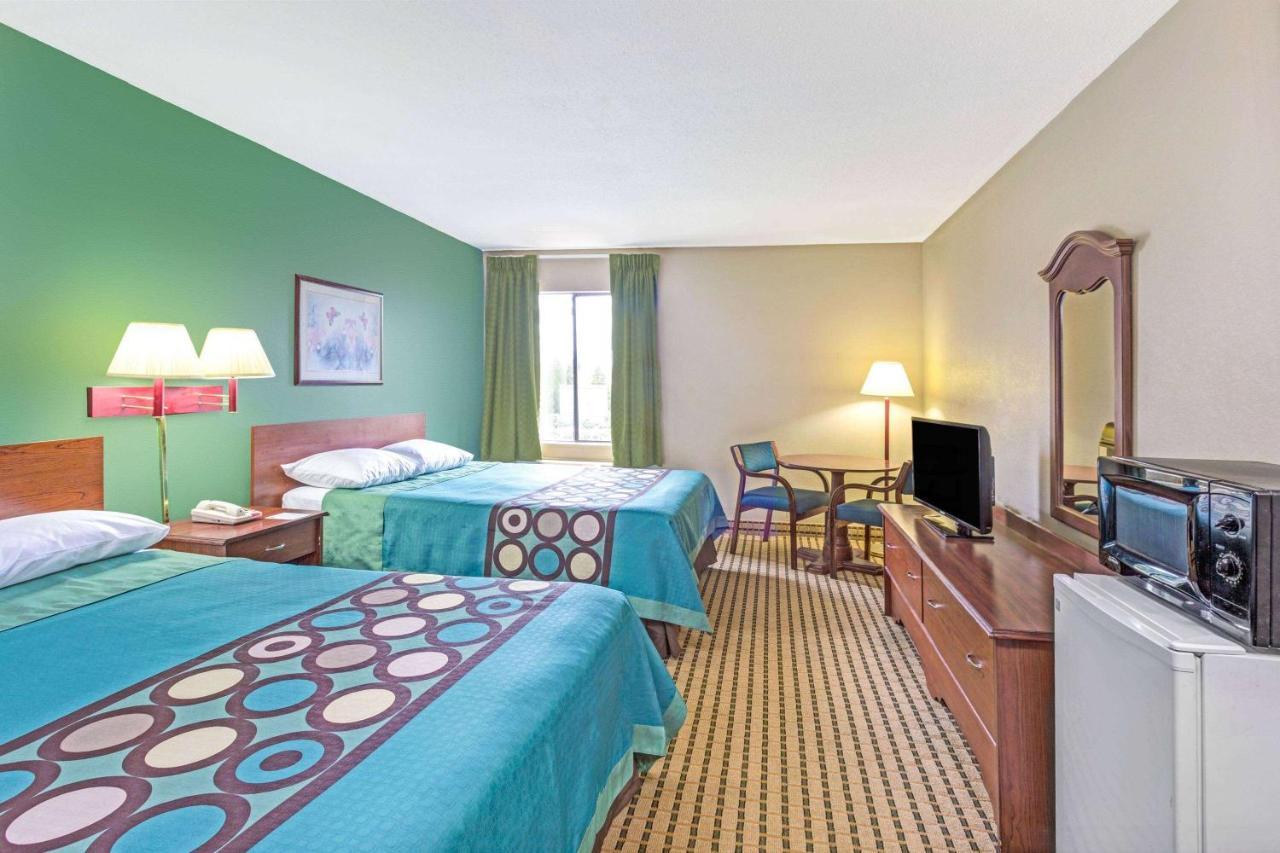 ซูเปอร์ 8 บาย วินด์แฮม ดอว์สันวิลล์ Hotel ภายนอก รูปภาพ
