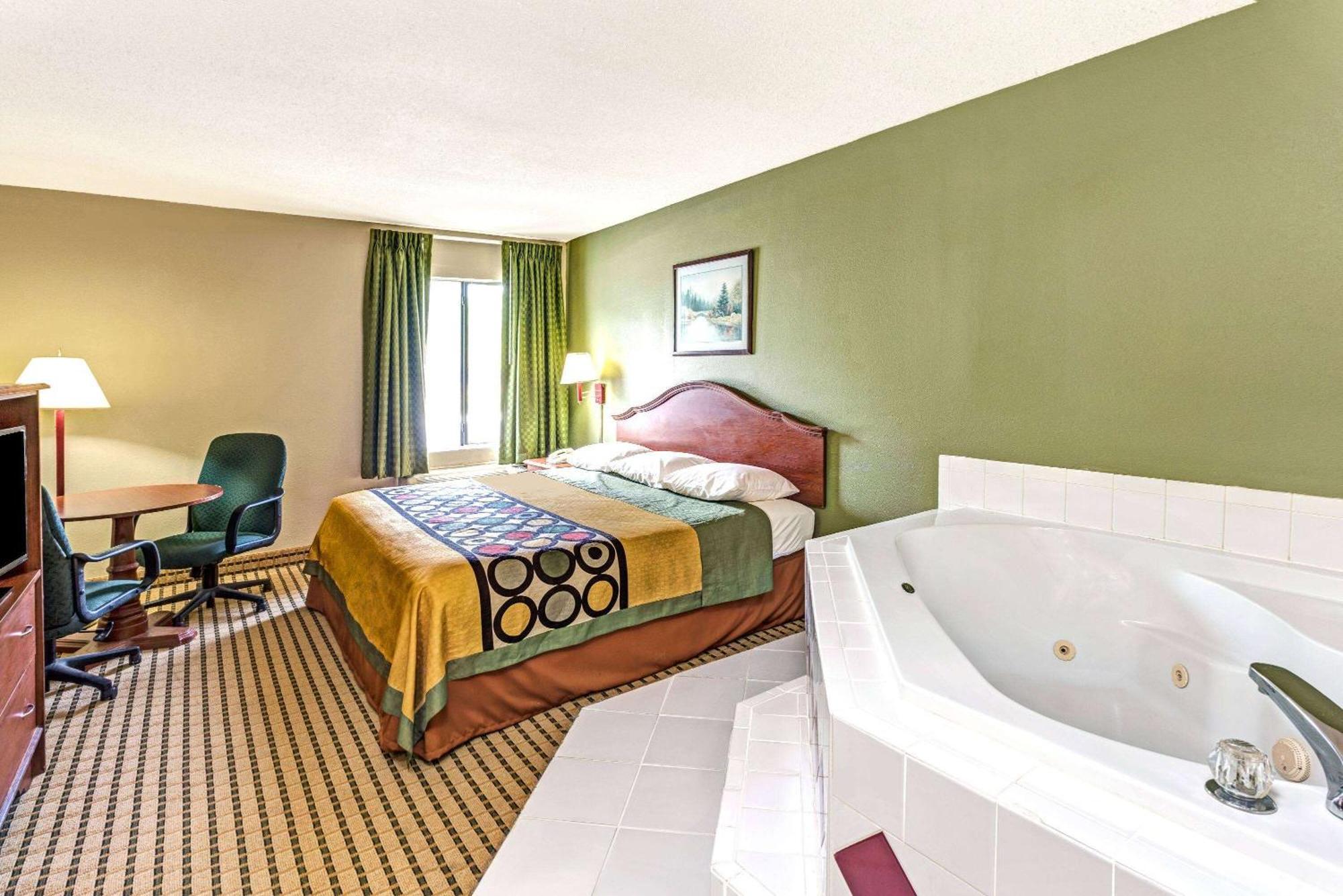 ซูเปอร์ 8 บาย วินด์แฮม ดอว์สันวิลล์ Hotel ภายนอก รูปภาพ